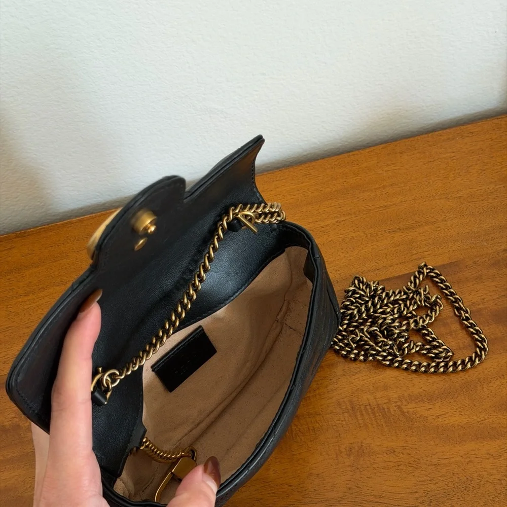 Gucci Black Quilted Leather Shoulder Bag with Gold Double G - Picture 4 of 7